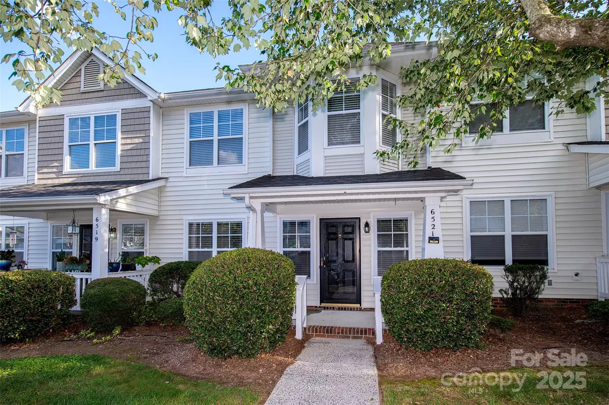 Charlotte, NC 28226,6521 Point Comfort LN