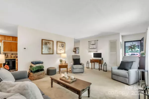 Tryon, NC 28782,410 Dogwood TRL