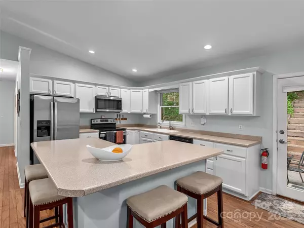 Clyde, NC 28721,675 Nellie John DR