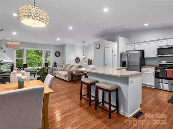 Clyde, NC 28721,675 Nellie John DR