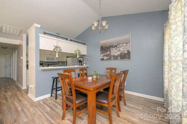 Charlotte, NC 28213,1709 Katherine Kiker RD