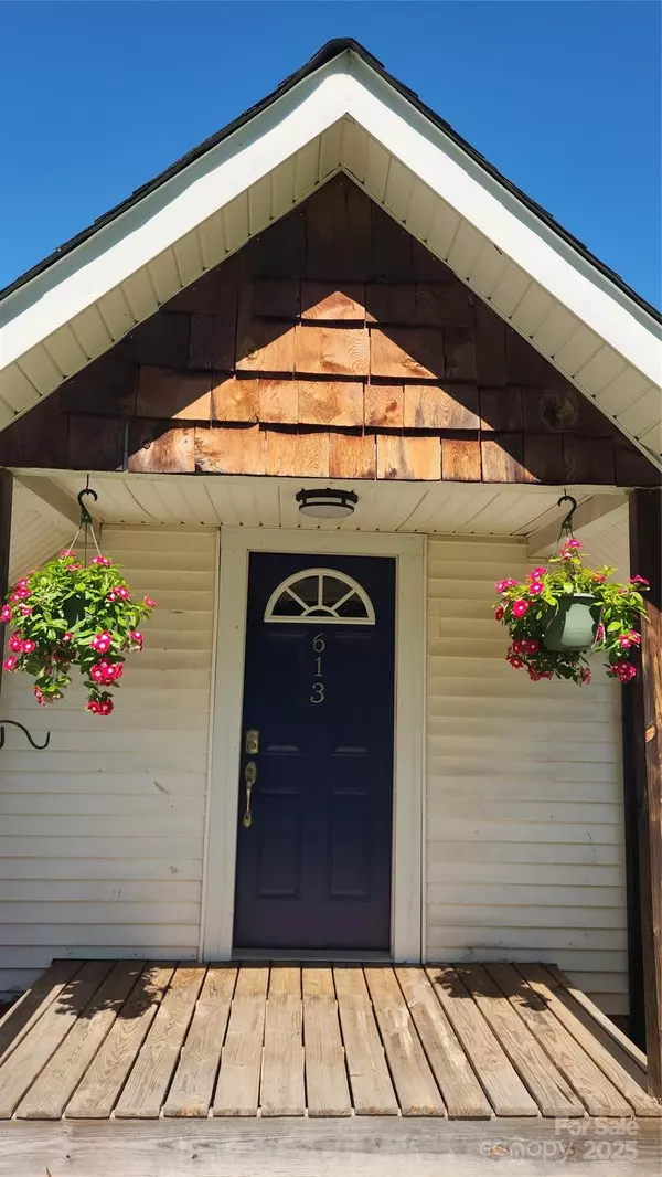 613 Hillside ST, Kannapolis, NC 28083