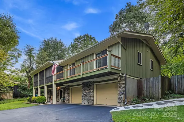 Hendersonville, NC 28792,3017 Chestnut Tree RD