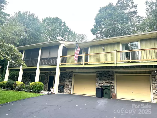 3017 Chestnut Tree RD #34, Hendersonville, NC 28792