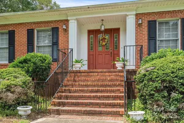 Cheraw, SC 29520,332 Ridge RD