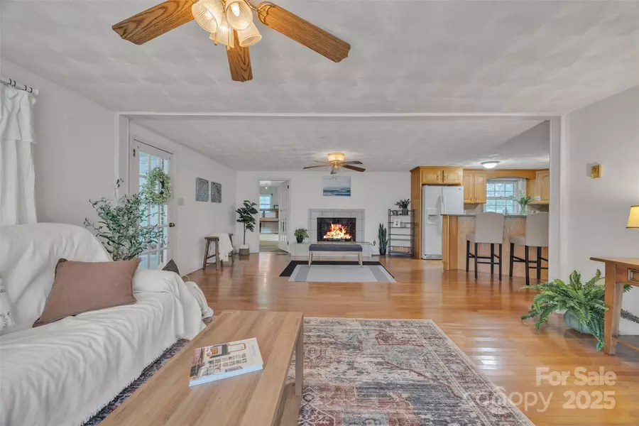 76 Eastview CT NW, Taylorsville, NC 28681