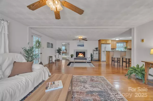 76 Eastview CT NW, Taylorsville, NC 28681