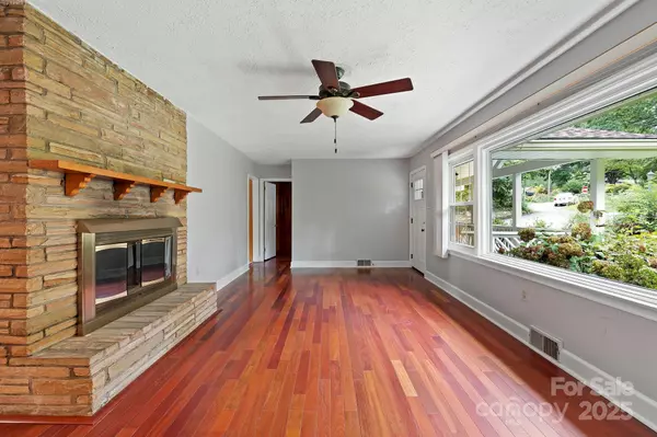 Black Mountain, NC 28711,227 S Laurel Circle DR