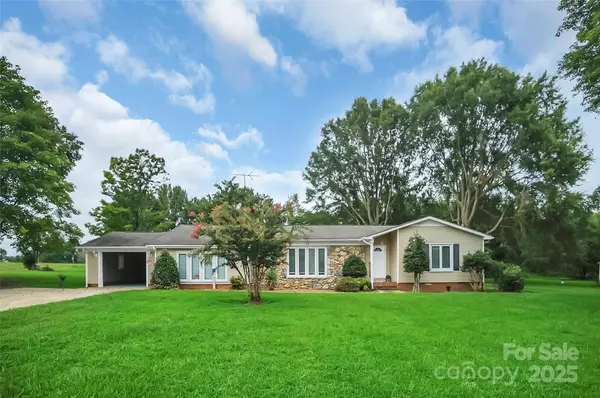 6316 Hill Gates TRL, Cherryville, NC 28021