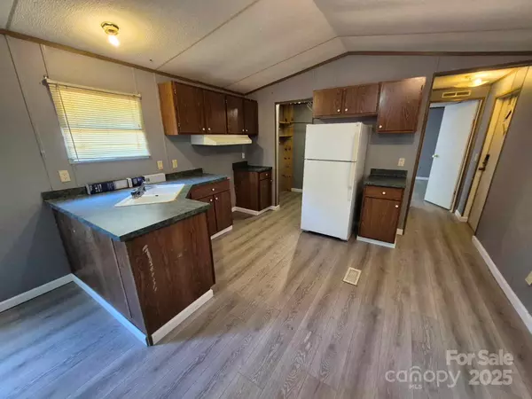 Taylorsville, NC 28681,193 Teva Hollow LN