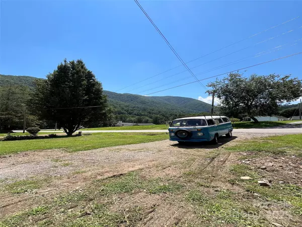 Maggie Valley, NC 28751,102 Sheepback Mountain RD