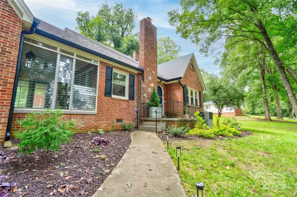 Shelby, NC 28150,310 S Poston ST