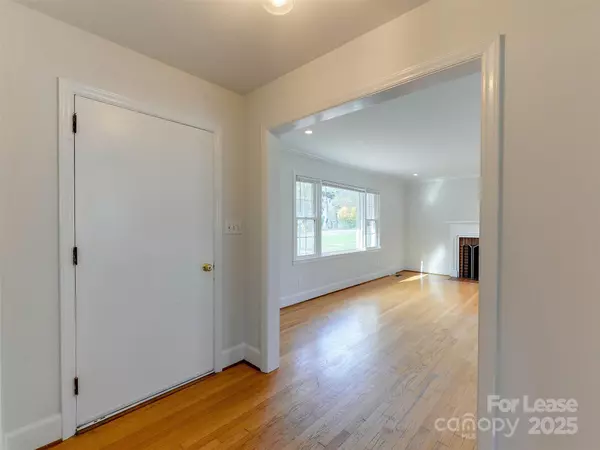 Charlotte, NC 28209,1432 Bevis DR