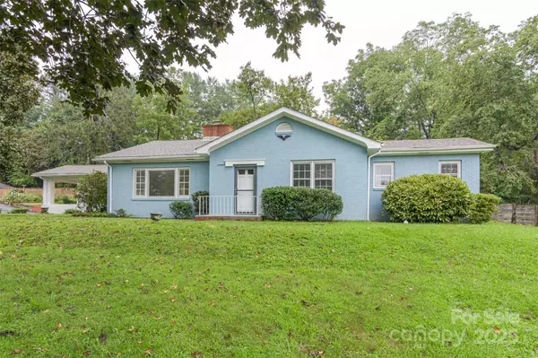 Hendersonville, NC 28739,905 Temon ST