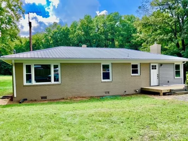 122 Old Fisher Ferry RD, Thomasville, NC 27360