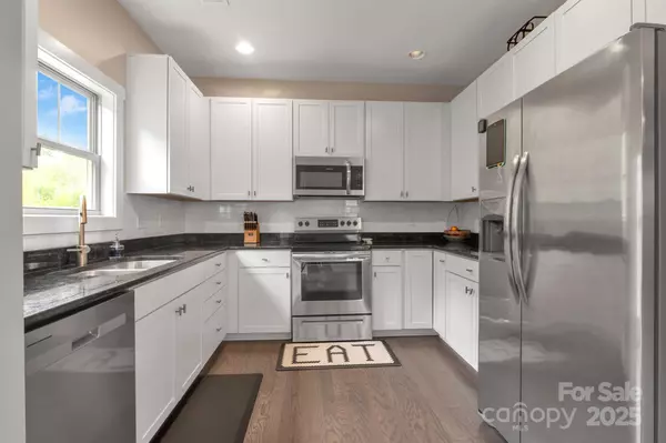 Fletcher, NC 28732,27 Mann LN