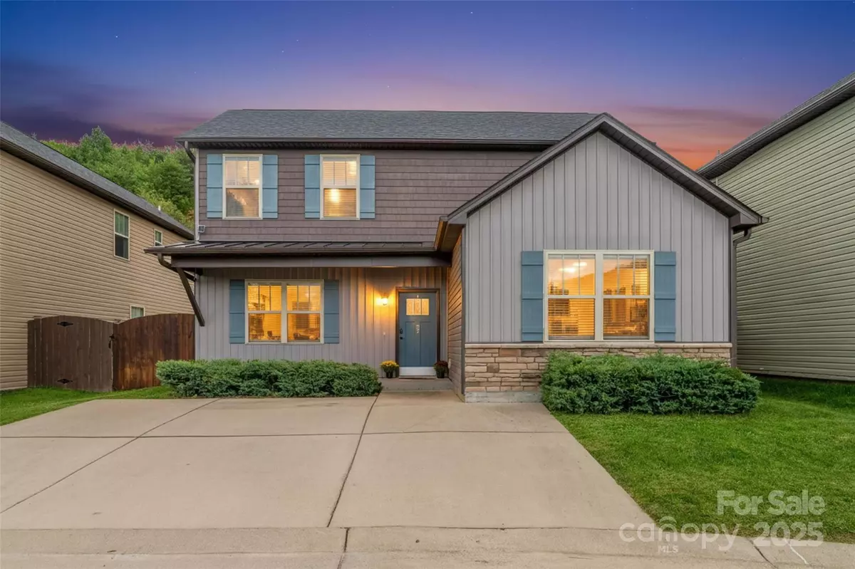 Fletcher, NC 28732,27 Mann LN