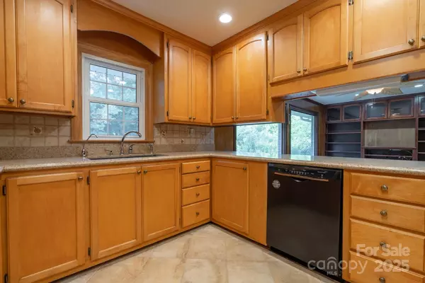 Concord, NC 28025,315 Crestside DR SE