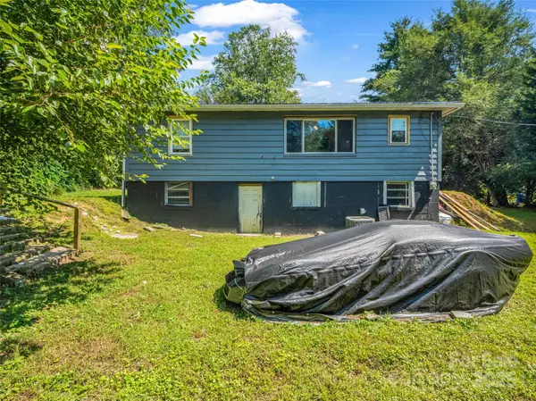 Hendersonville, NC 28791,702 Carolina AVE