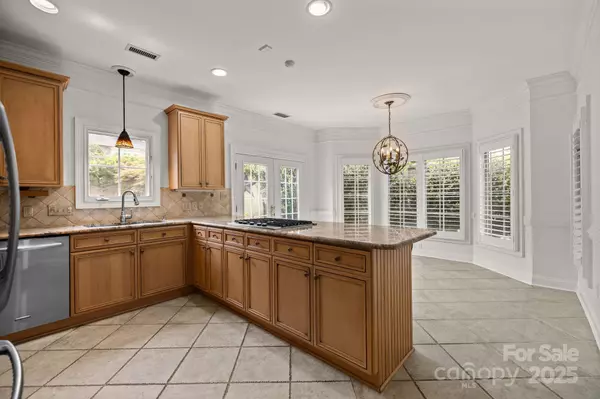 Charlotte, NC 28210,3430 Royal Crest DR