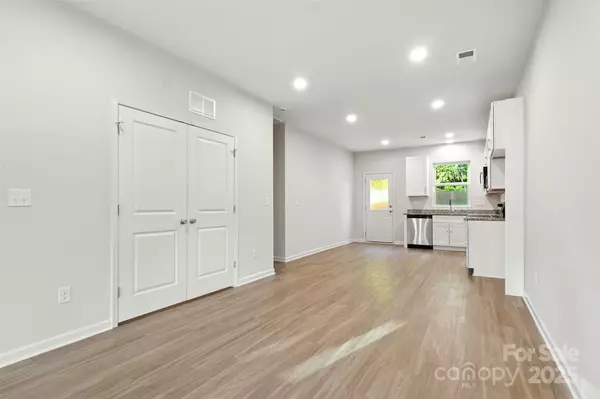 Granite Falls, NC 28630,23 East ST