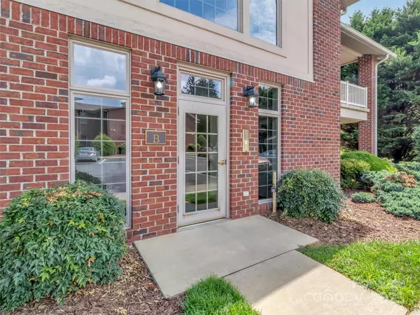 Lake Junaluska, NC 28745,1465 S Lakeshore DR #B-2