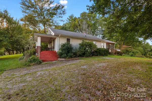 Asheville, NC 28806,163 Pisgah View RD