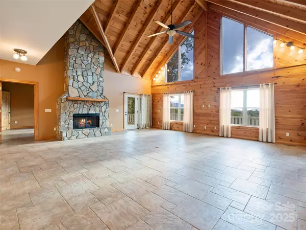 Burnsville, NC 28714,452 Lotawatah DR
