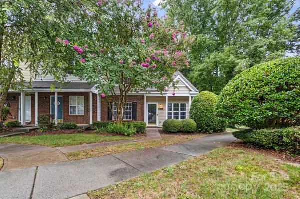 Charlotte, NC 28216,10862 Holly Ridge BLVD
