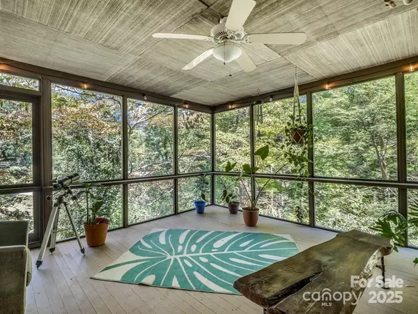 Tryon, NC 28782,81 Jericho DR