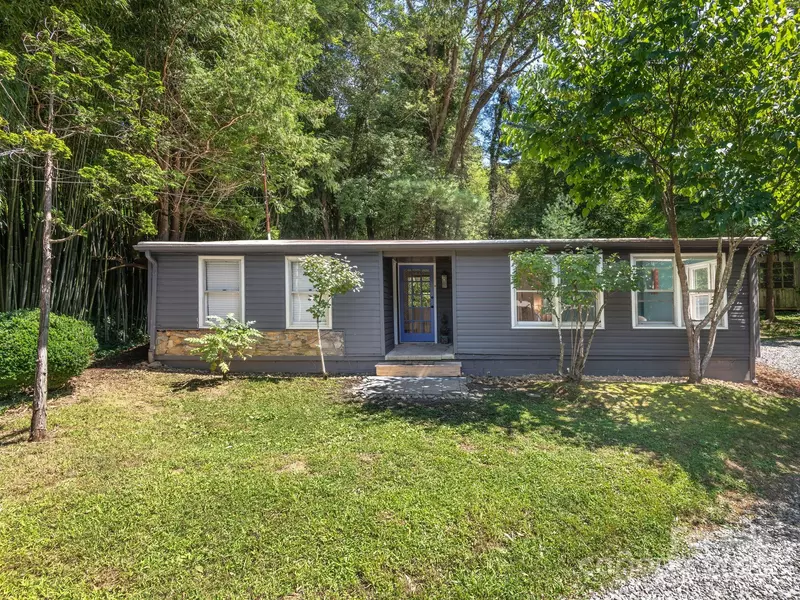 15 Lawterdale RD, Asheville, NC 28804