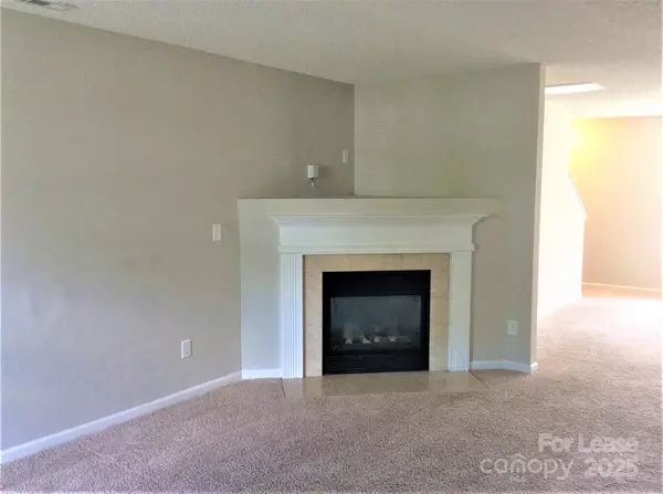 Charlotte, NC 28206,3958 Damask DR