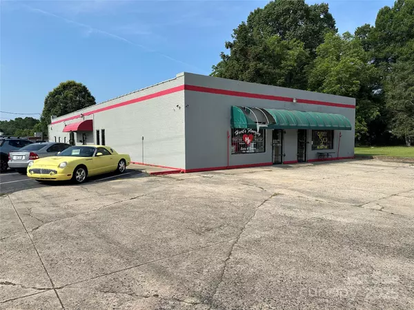 597 N Main ST, Mooresville, NC 28115