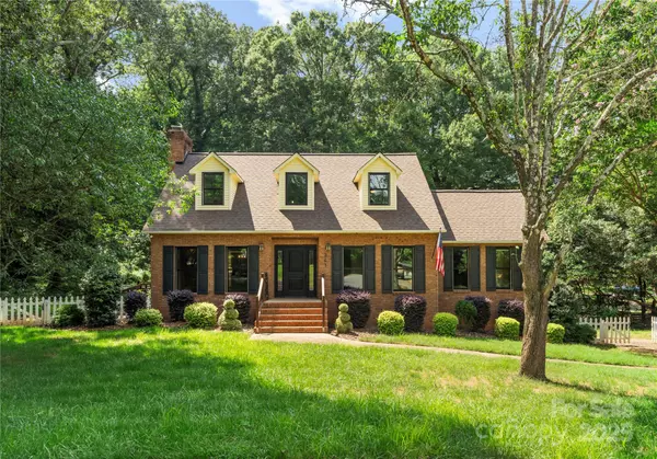 341 N Mulberry ST, Statesville, NC 28677