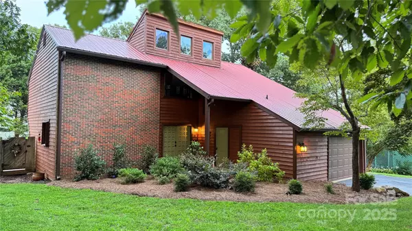 114 Rustic Hills CIR, Bessemer City, NC 28016