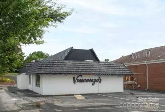 3449 Robinhood RD, Winston Salem, NC 27106