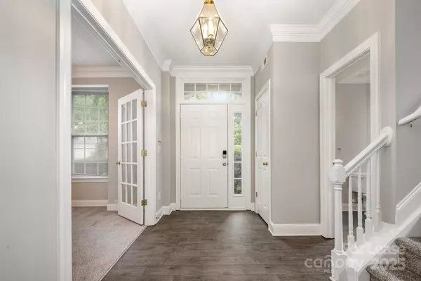 Charlotte, NC 28277,6721 Charter Hills RD