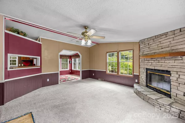 Flat Rock, NC 28731,573 Deep Gap Loop RD