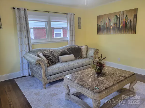 Charlotte, NC 28216,1415 Orvis ST