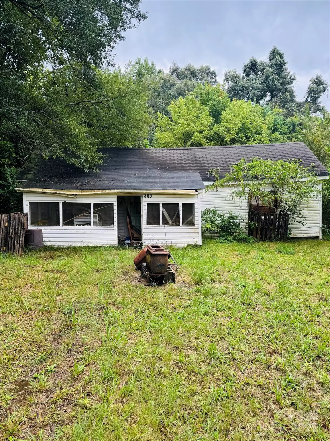 Belmont, NC 28012,309 Oakland AVE