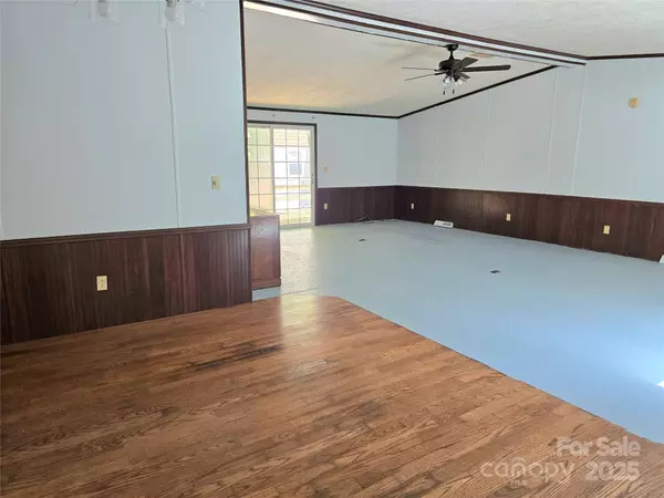 Leicester, NC 28748,113 Reeves RD