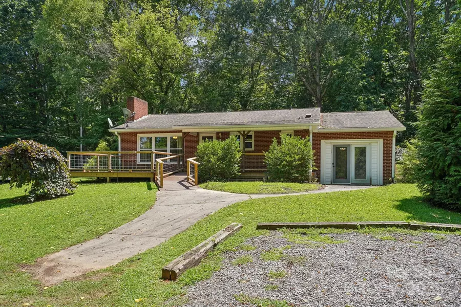 623 Edwards Cove RD, Waynesville, NC 28786