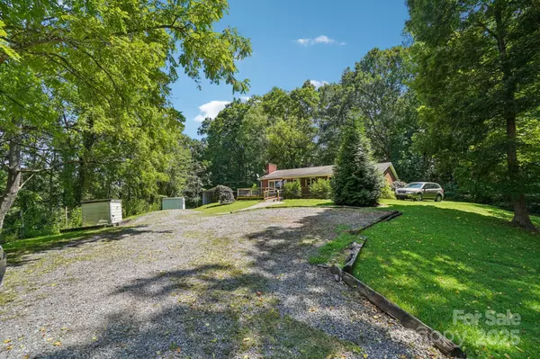 Waynesville, NC 28786,623 Edwards Cove RD