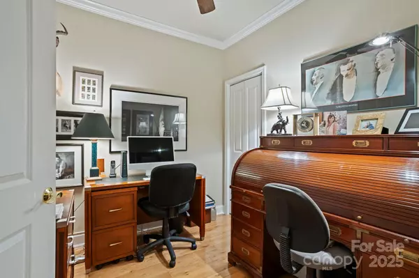 Hendersonville, NC 28791,32 Walden Pond DR