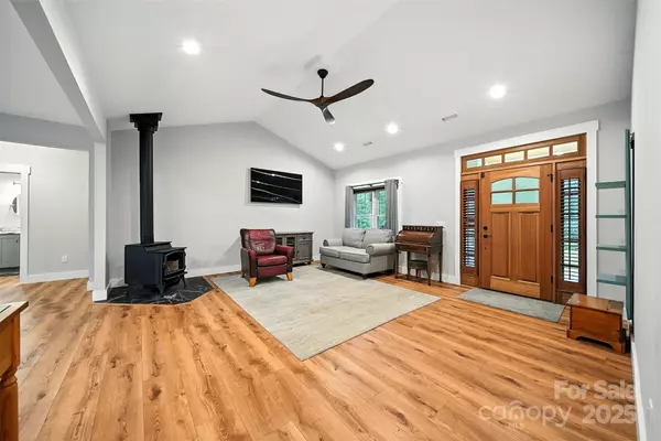 Granite Falls, NC 28630,1327 Scenic LN