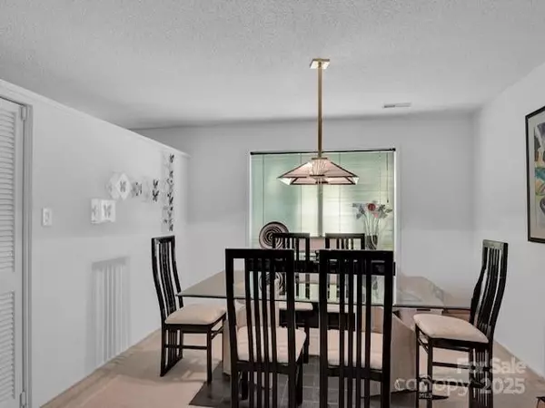 Charlotte, NC 28210,3423 Tinkerbell LN