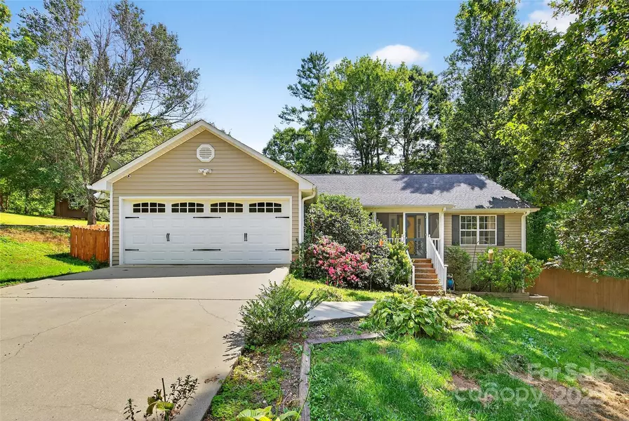 52 Grey Haven DR, Mills River, NC 28759