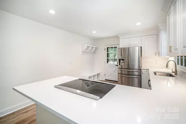 Charlotte, NC 28278,17700 Mckee RD