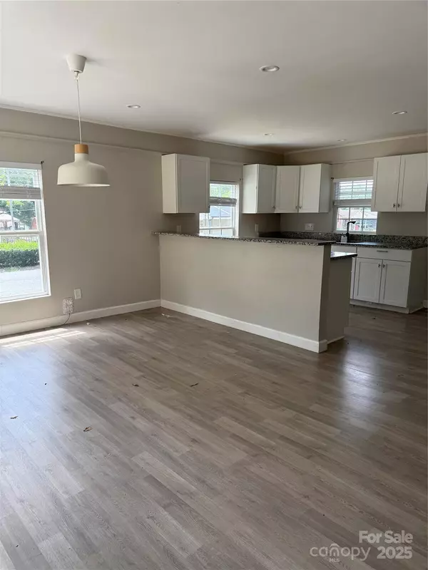 Concord, NC 28027,2560 Oakwood AVE