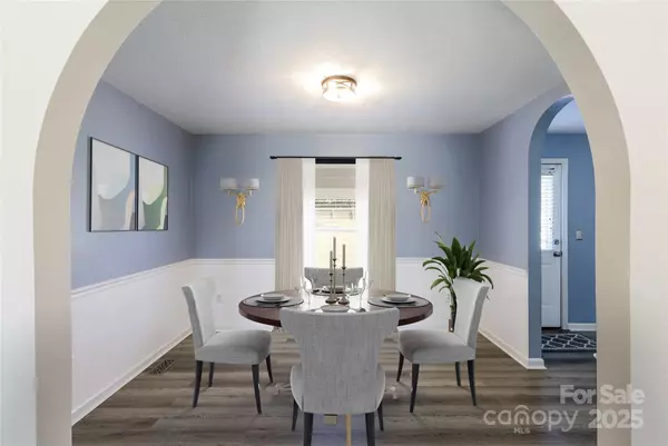 Hickory, NC 28602,1160 Mulberry LN